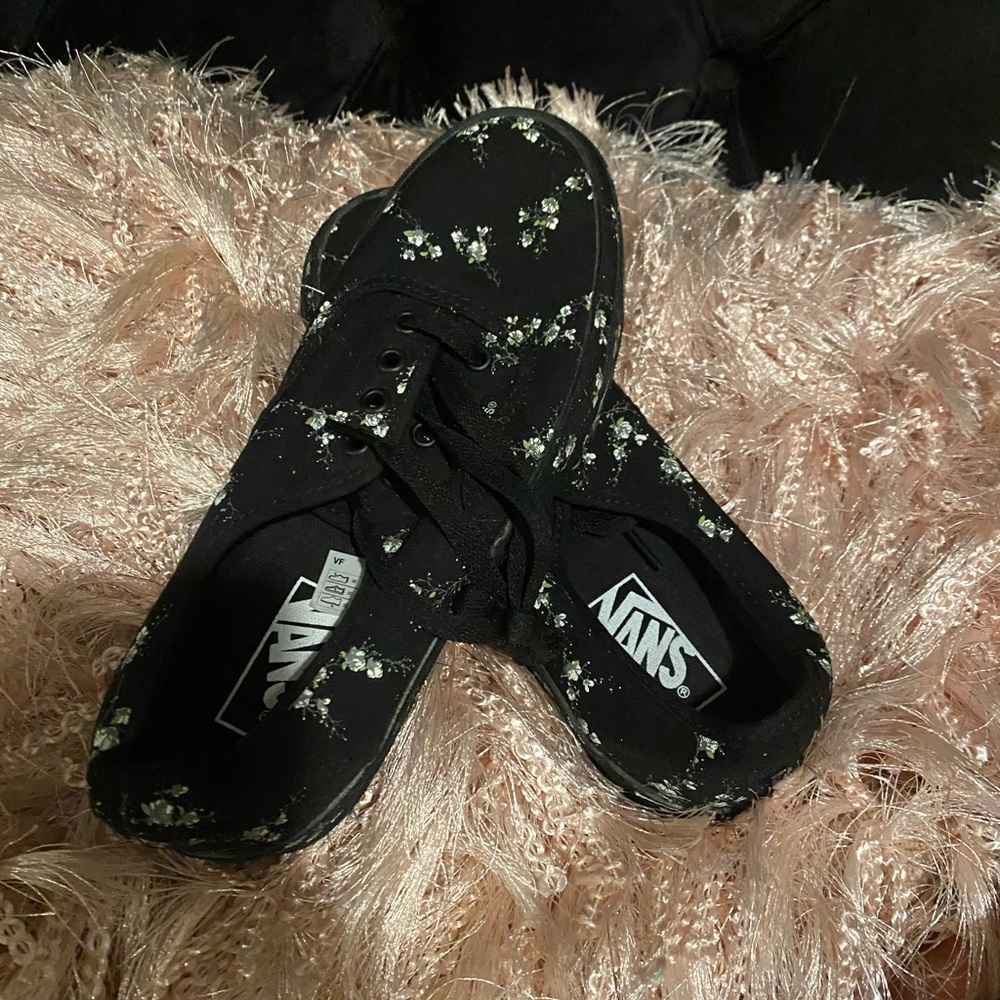 Vans Women's Black and White Floral Sneakers - Picture 6 of 10